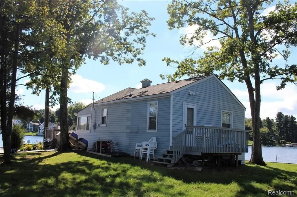 752 Preston Island Orion Charter Township MI 48362