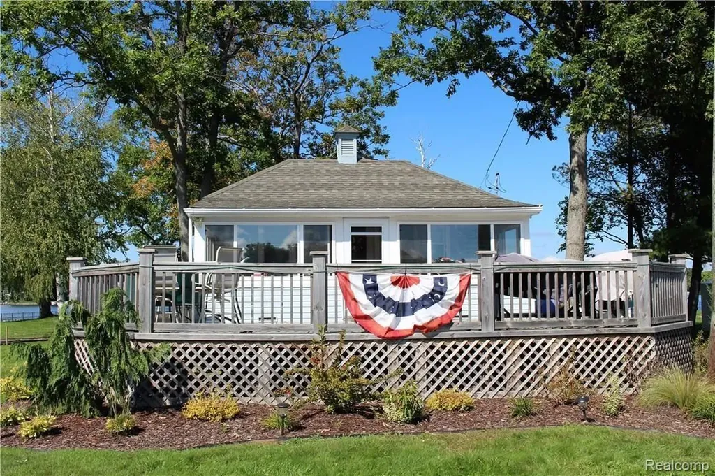752 Preston Island Orion Charter Township MI 48362