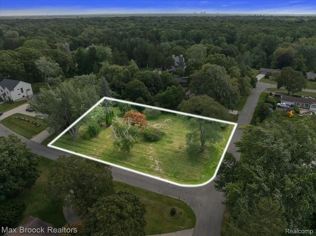 1027 Joanne Court Bloomfield Hills City MI 48302