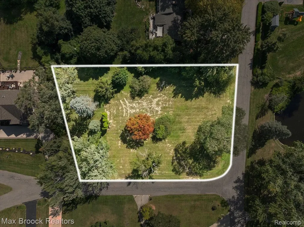 1027 Joanne Court Bloomfield Hills City MI 48302