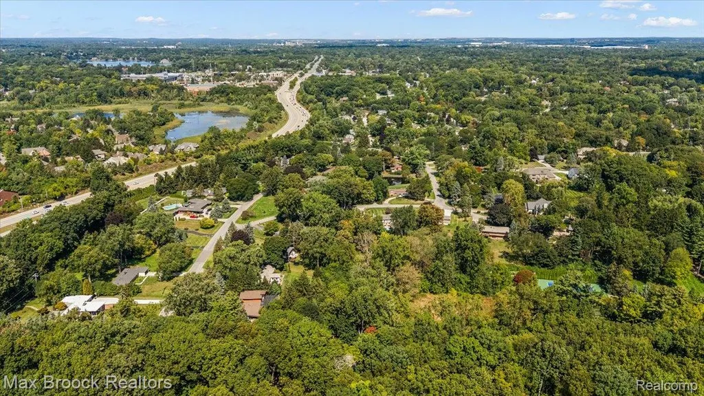 1027 Joanne Court Bloomfield Hills City MI 48302