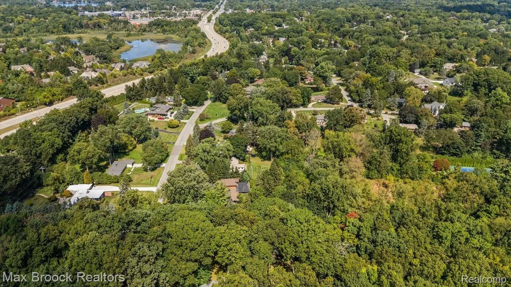 1027 Joanne Court Bloomfield Hills City MI 48302