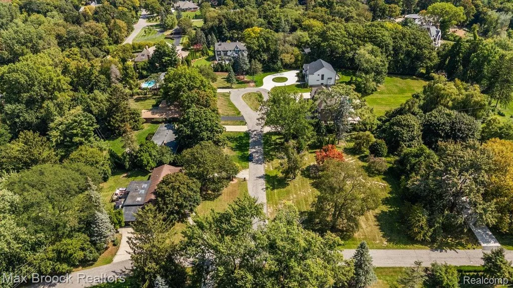 1027 Joanne Court Bloomfield Hills City MI 48302