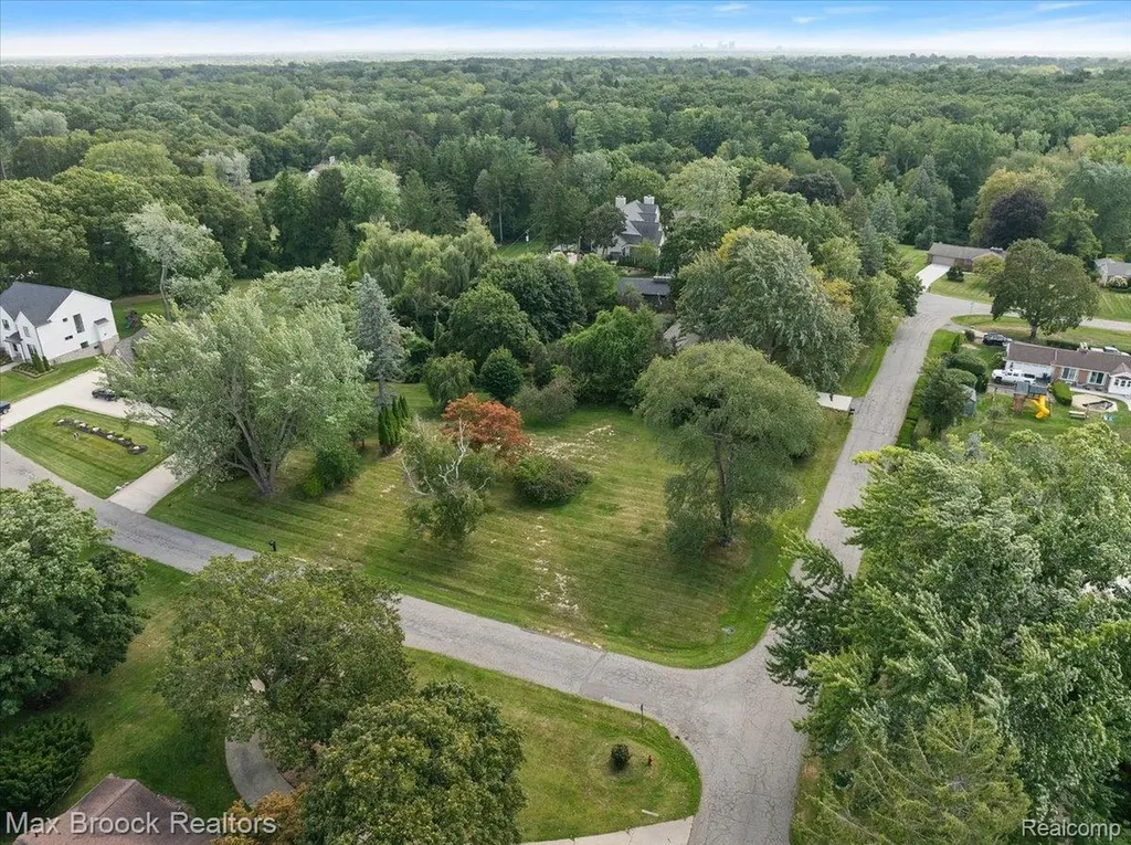 1027 Joanne Court Bloomfield Hills City MI 48302