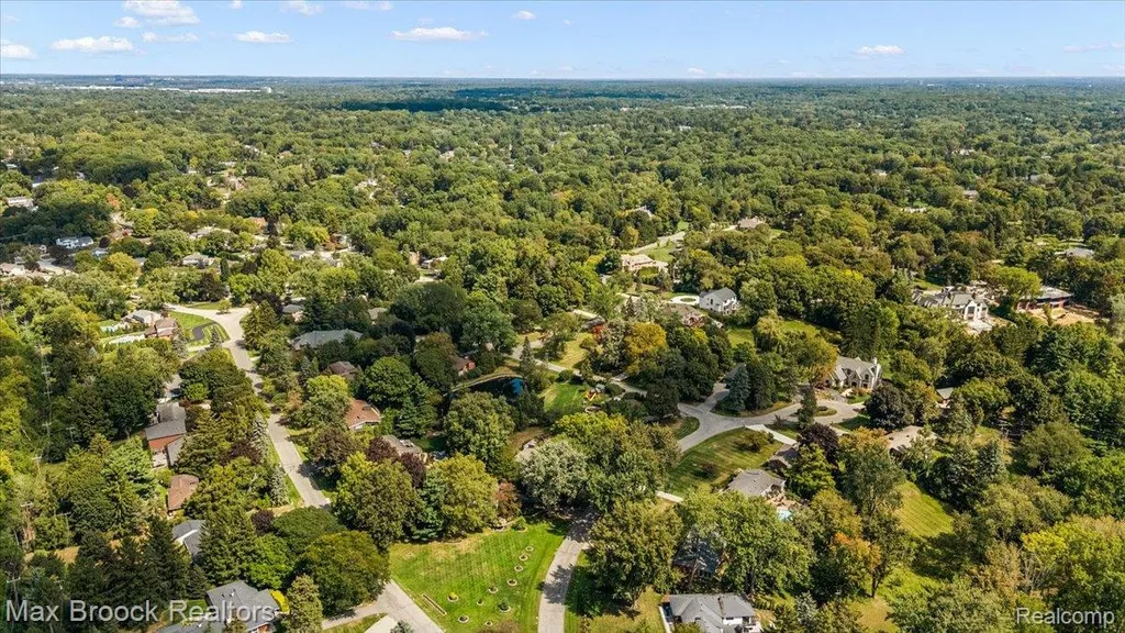 1027 Joanne Court Bloomfield Hills City MI 48302