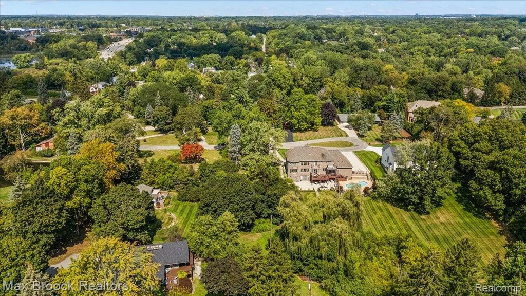 1027 Joanne Court Bloomfield Hills City MI 48302