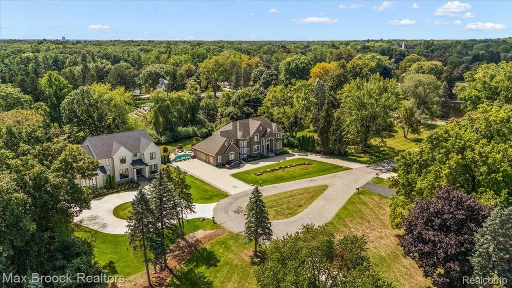 1027 Joanne Court Bloomfield Hills City MI 48302