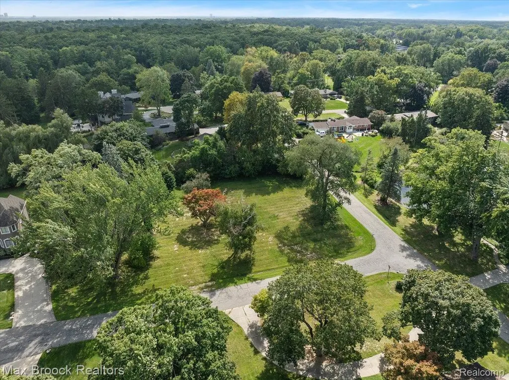 1027 Joanne Court Bloomfield Hills City MI 48302