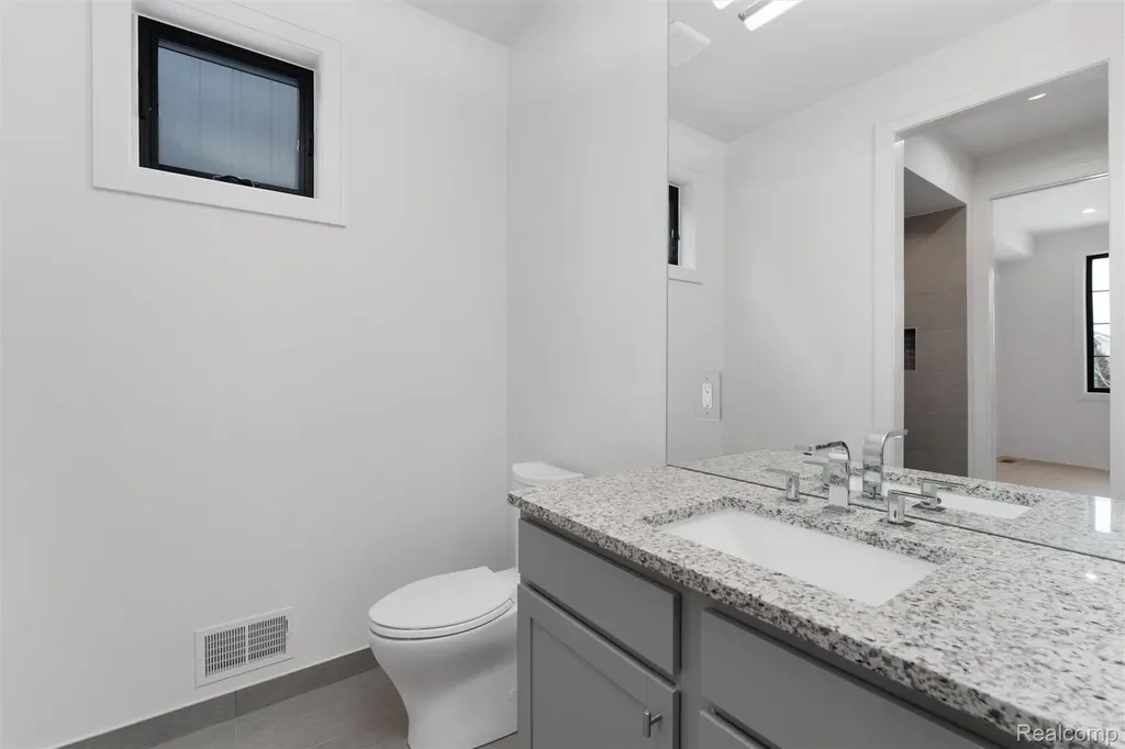 66 South Trail Court Troy City MI 48083