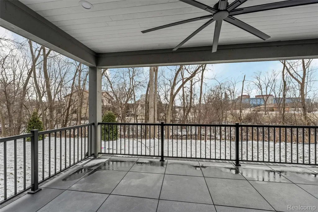 66 South Trail Court Troy City MI 48083