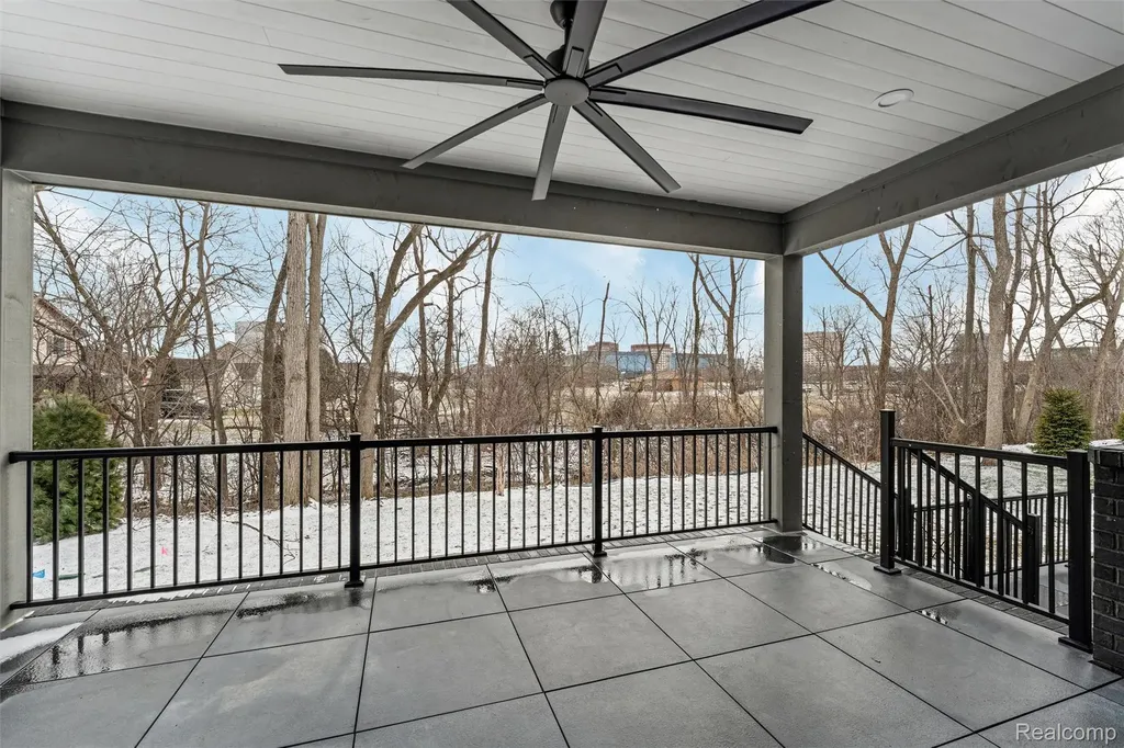 66 South Trail Court Troy City MI 48083