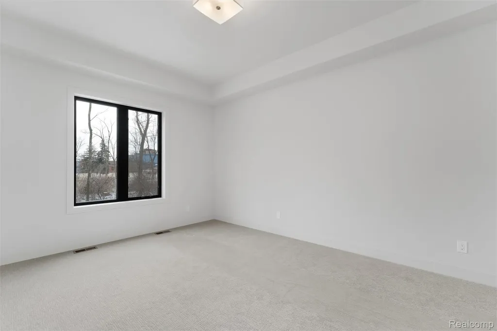 66 South Trail Court Troy City MI 48083