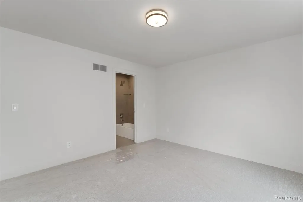 66 South Trail Court Troy City MI 48083