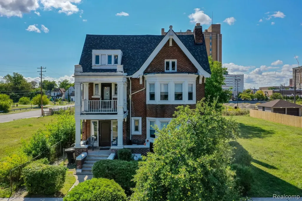 100 Chandler Street Detroit City MI 48202