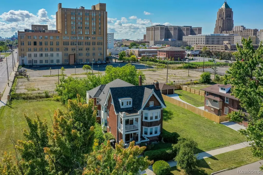 100 Chandler Street Detroit City MI 48202