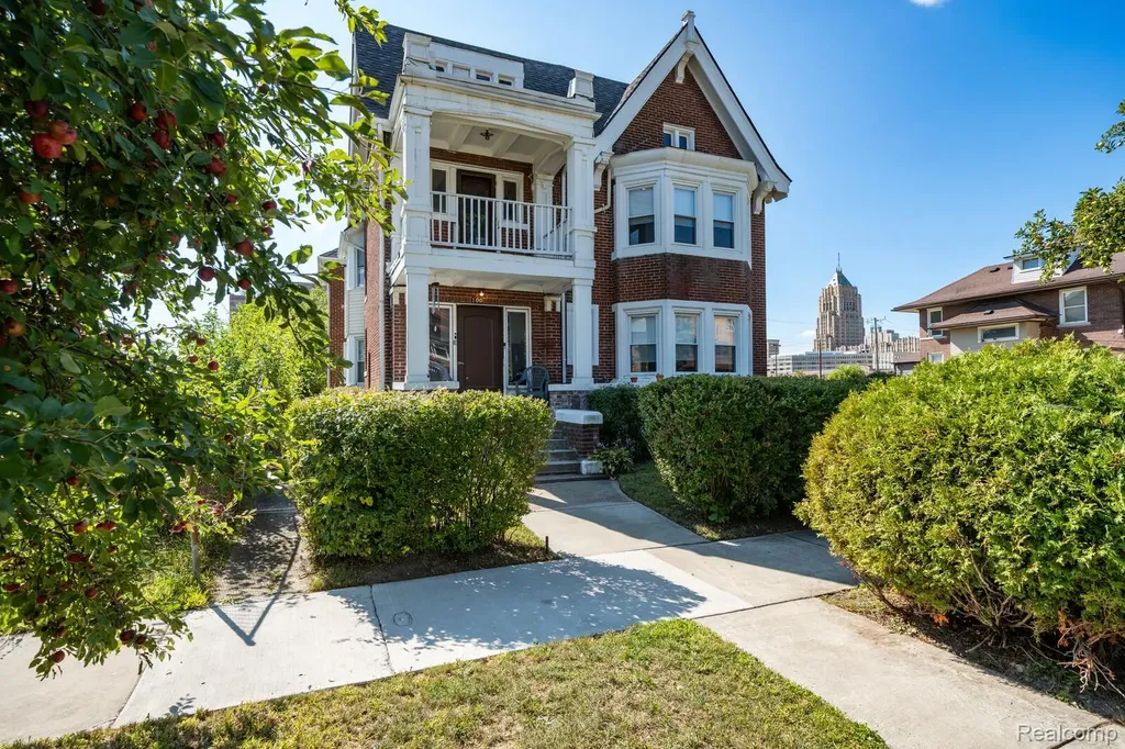 100 Chandler Street Detroit City MI 48202