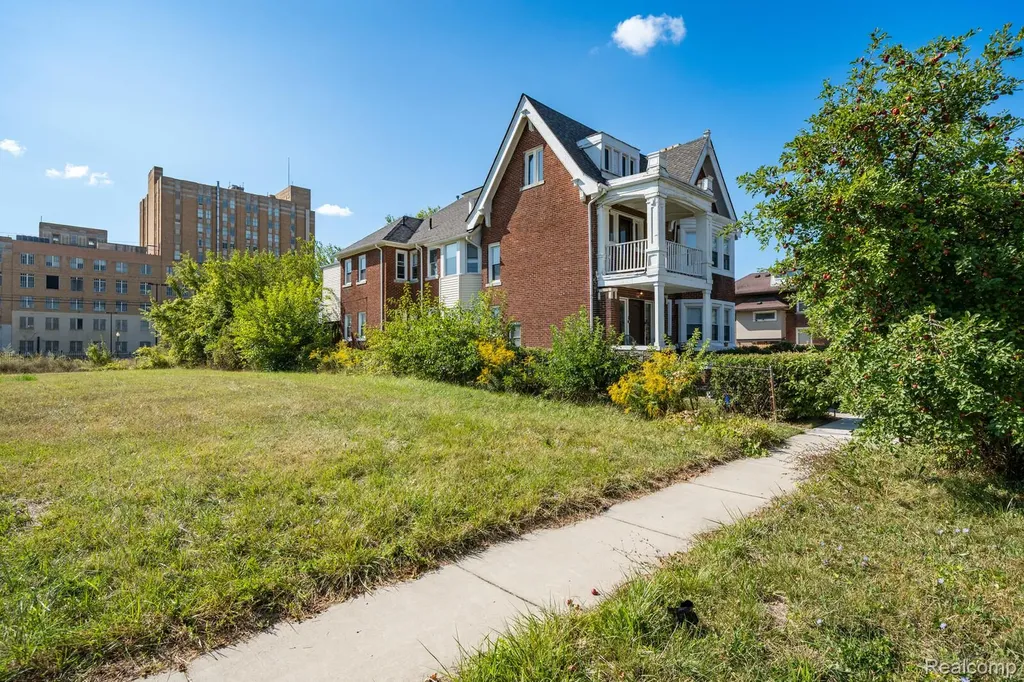 100 Chandler Street Detroit City MI 48202