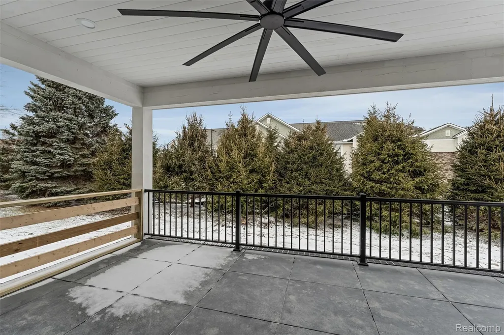39 South Trail Court Troy City MI 48083