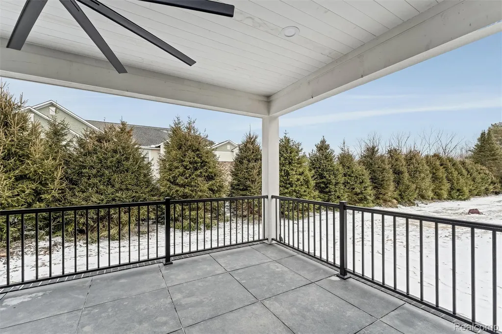 39 South Trail Court Troy City MI 48083