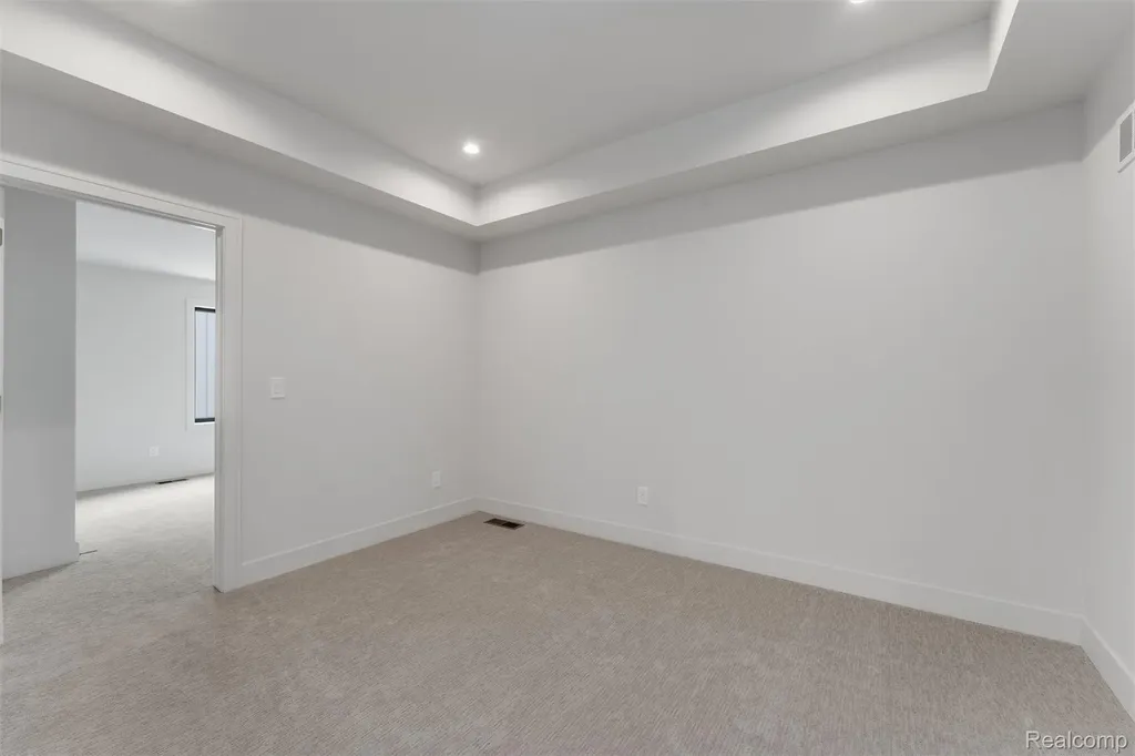 39 South Trail Court Troy City MI 48083