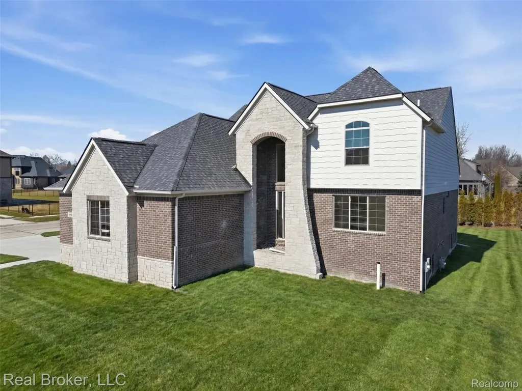 35689 Windridge Drive New Baltimore City MI 48047