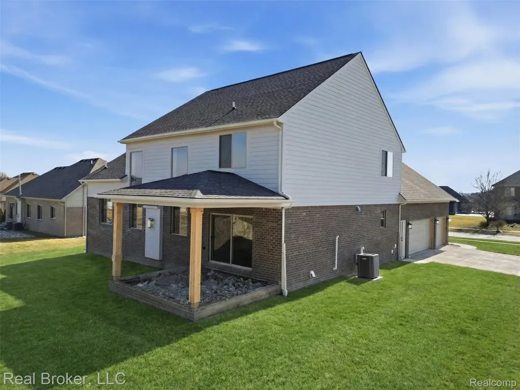 35689 Windridge Drive New Baltimore City MI 48047