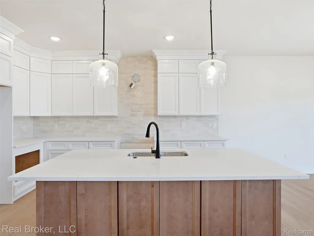 35689 Windridge Drive New Baltimore City MI 48047