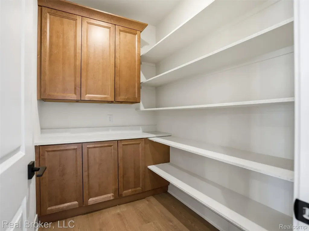 35689 Windridge Drive New Baltimore City MI 48047