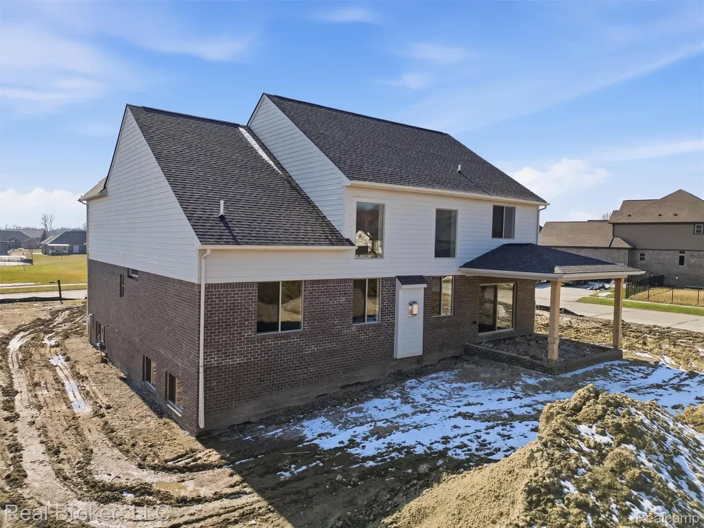 35689 Windridge Drive New Baltimore City MI 48047