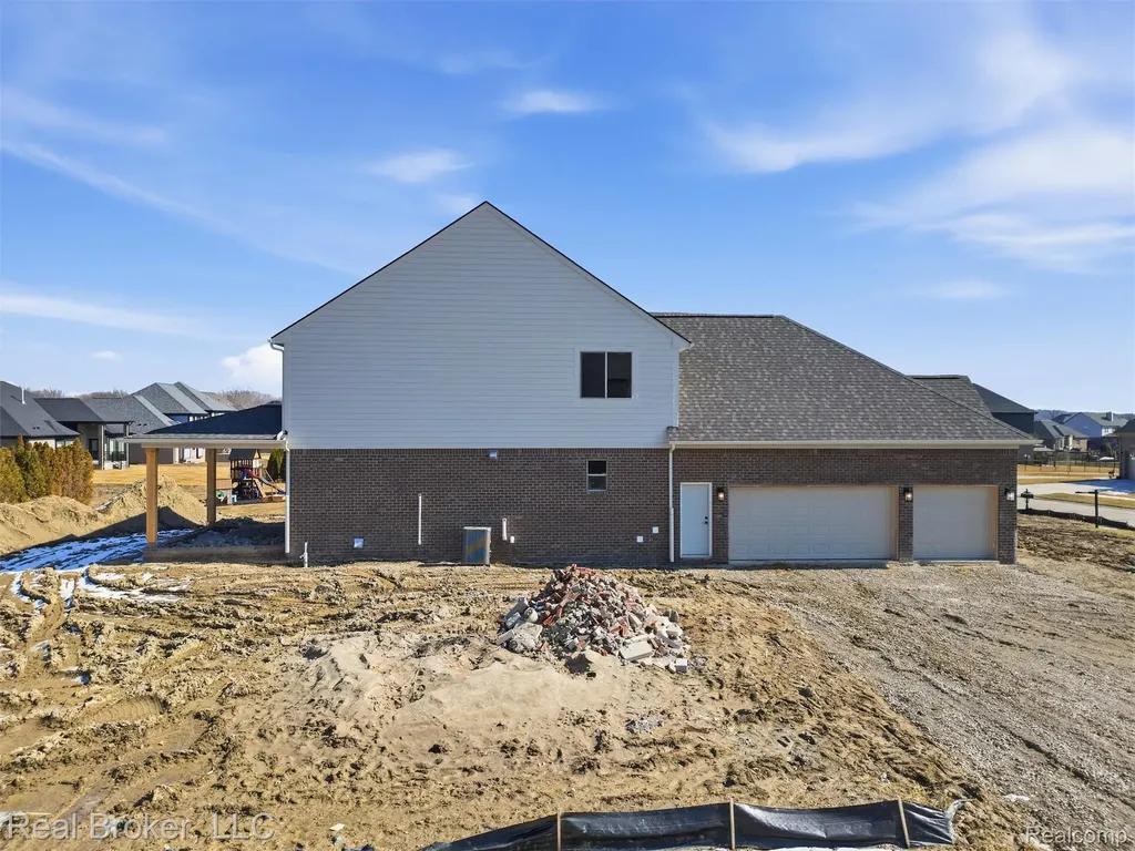 35689 Windridge Drive New Baltimore City MI 48047