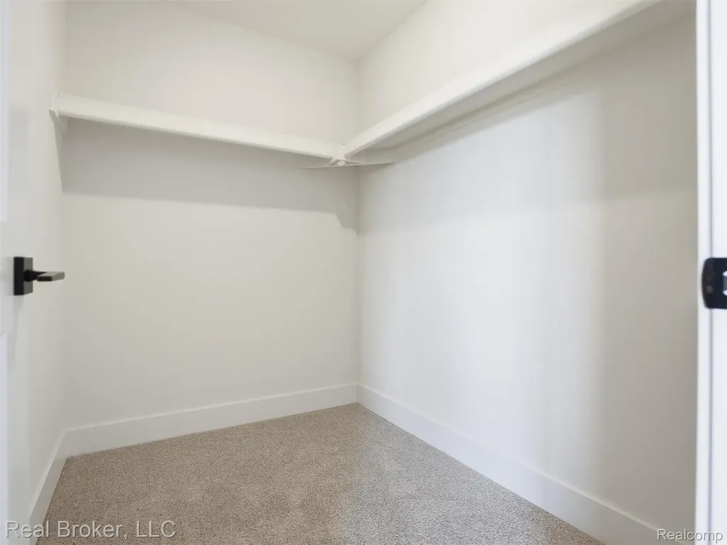 35689 Windridge Drive New Baltimore City MI 48047