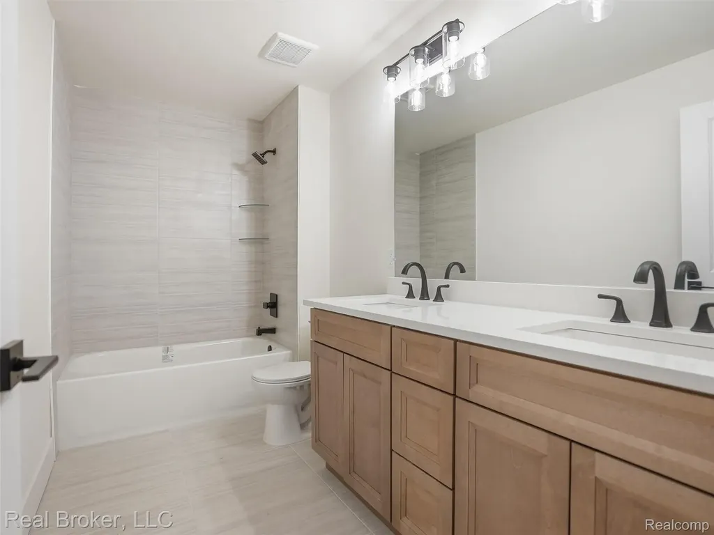 35689 Windridge Drive New Baltimore City MI 48047