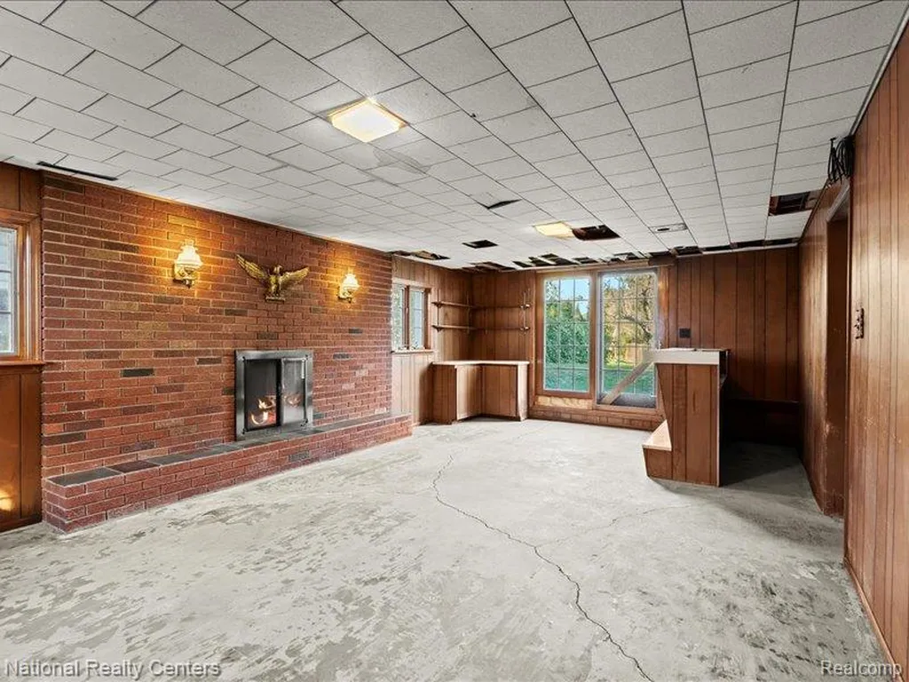 33195 Swallow Drive Rockwood City MI 48173
