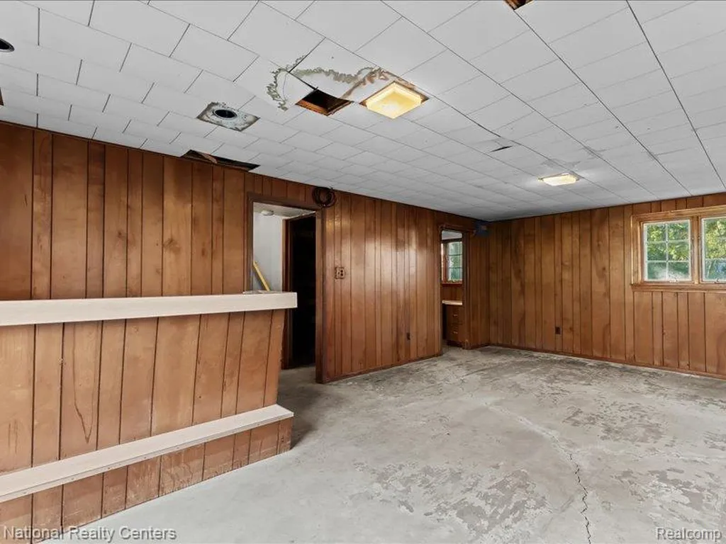 33195 Swallow Drive Rockwood City MI 48173