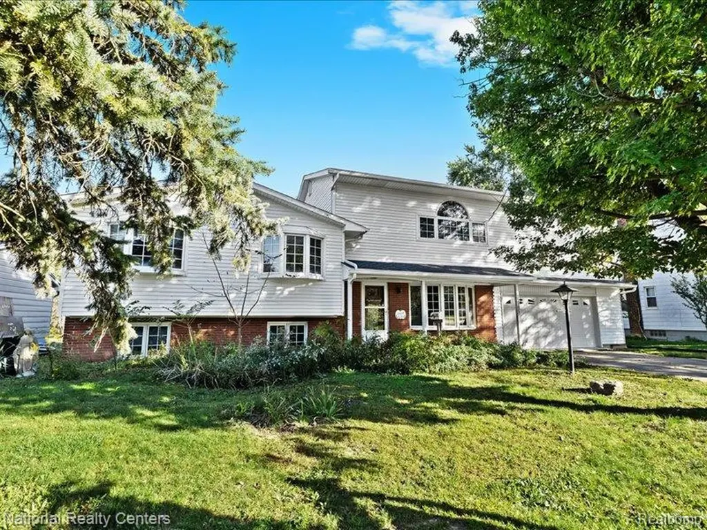 33195 Swallow Drive Rockwood City MI 48173