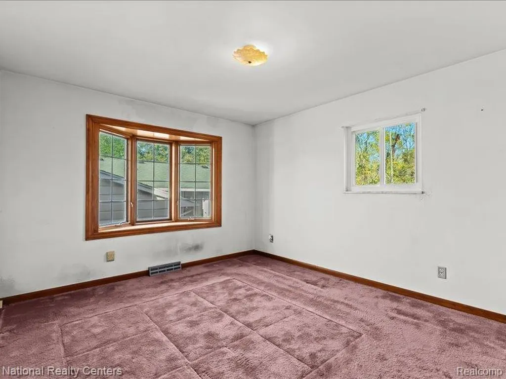33195 Swallow Drive Rockwood City MI 48173