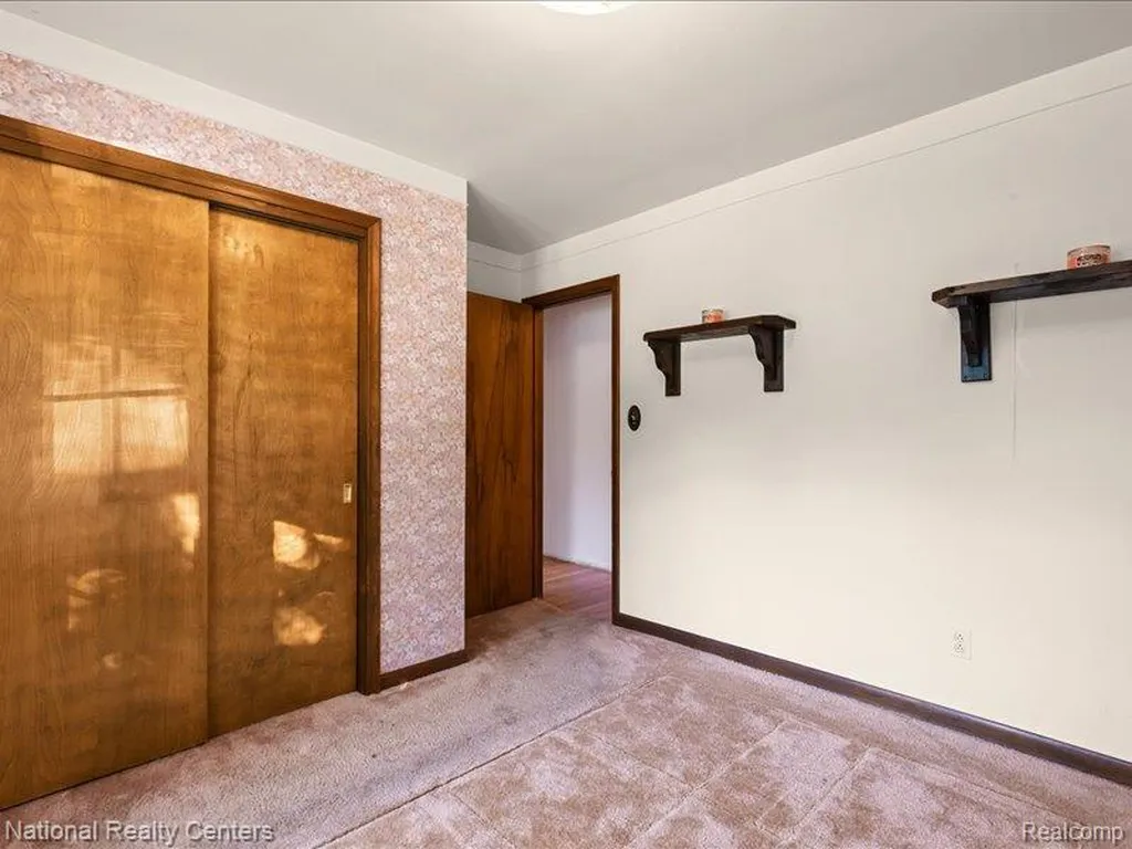 33195 Swallow Drive Rockwood City MI 48173