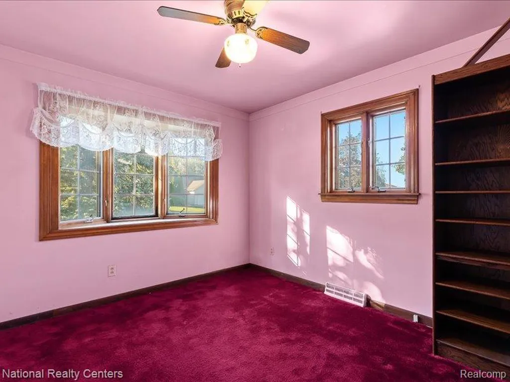 33195 Swallow Drive Rockwood City MI 48173