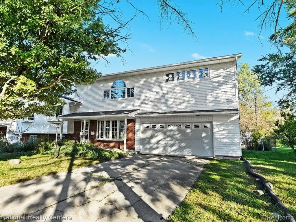 33195 Swallow Drive Rockwood City MI 48173
