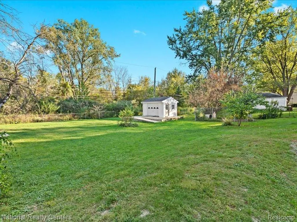 33195 Swallow Drive Rockwood City MI 48173