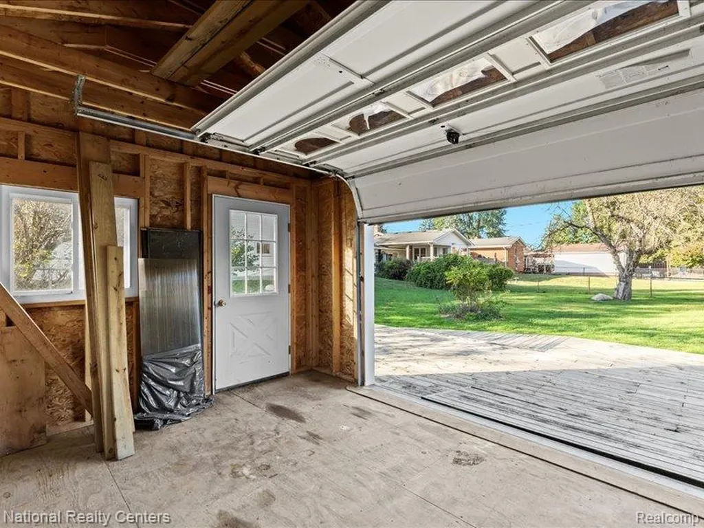 33195 Swallow Drive Rockwood City MI 48173
