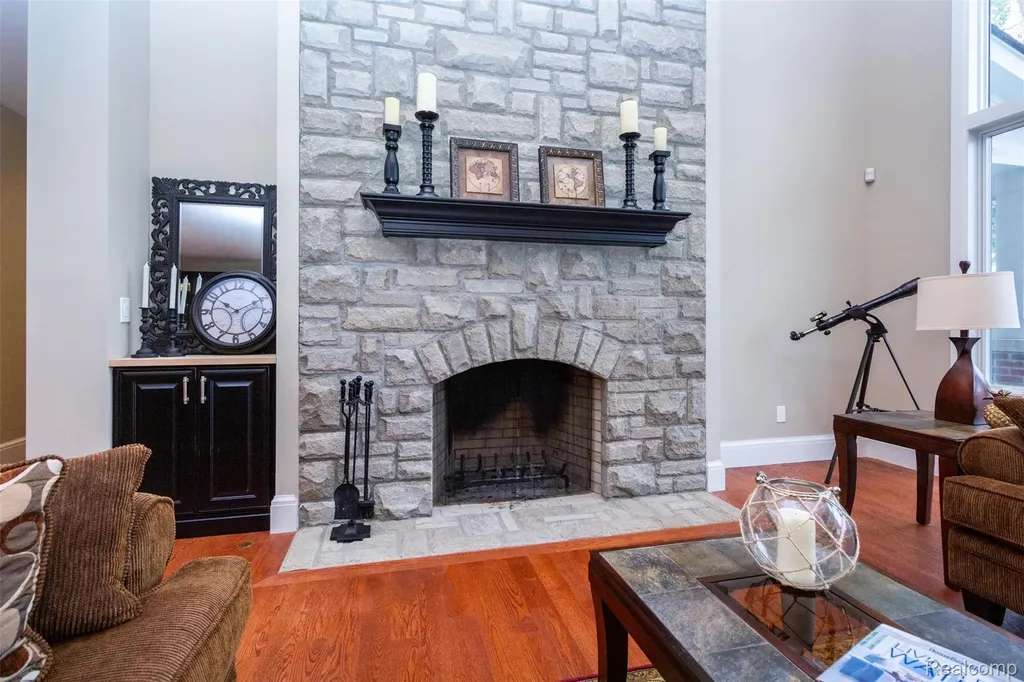 302 Tanview Drive Oxford Charter Township MI 48371
