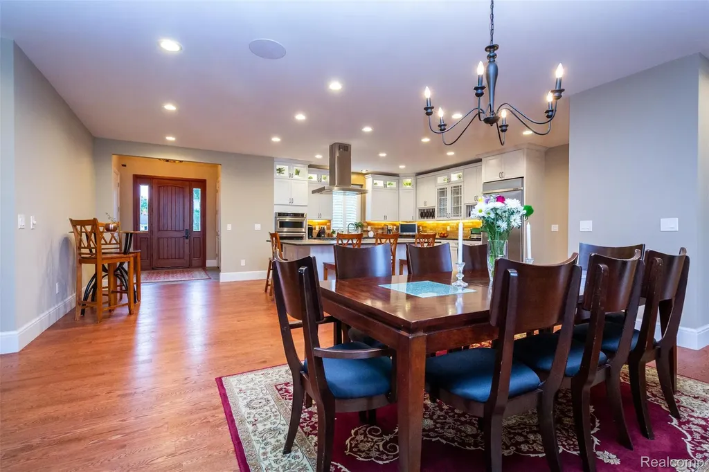 302 Tanview Drive Oxford Charter Township MI 48371