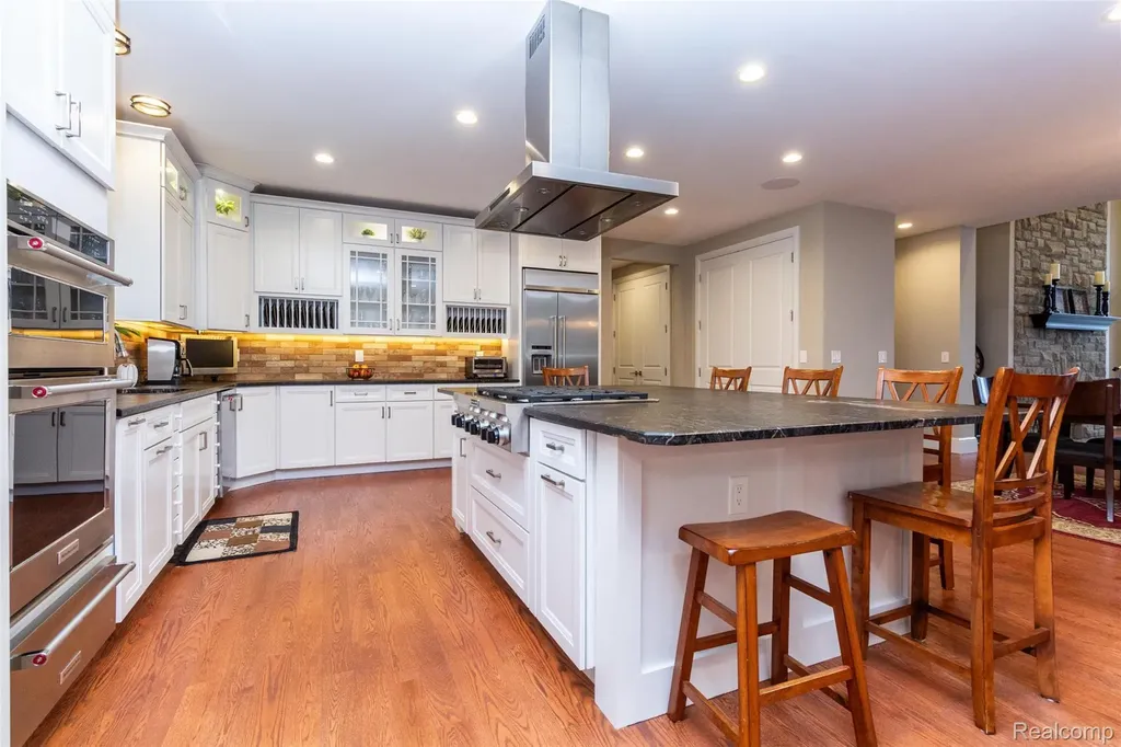 302 Tanview Drive Oxford Charter Township MI 48371
