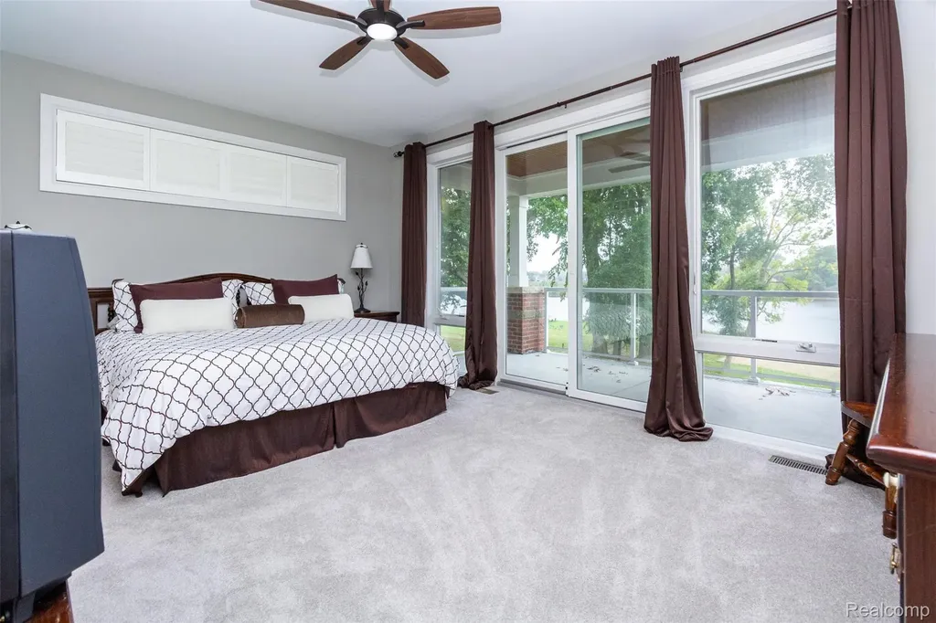 302 Tanview Drive Oxford Charter Township MI 48371