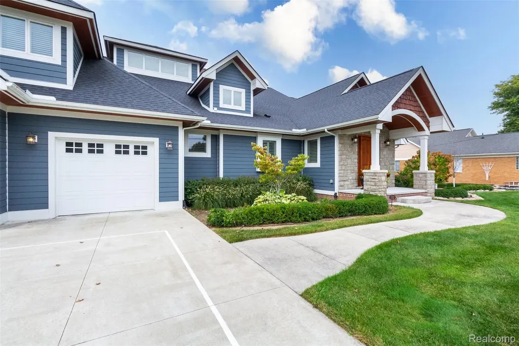 302 Tanview Drive Oxford Charter Township MI 48371