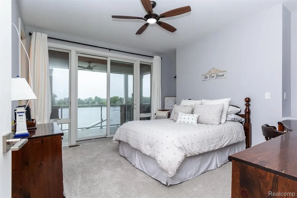 302 Tanview Drive Oxford Charter Township MI 48371