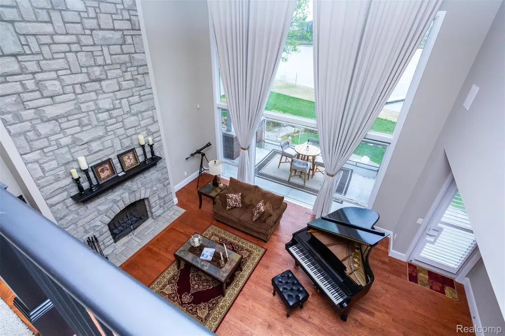 302 Tanview Drive Oxford Charter Township MI 48371
