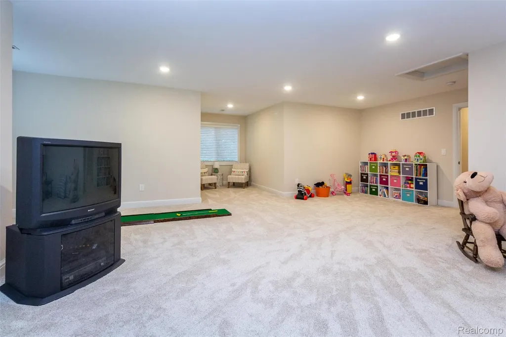 302 Tanview Drive Oxford Charter Township MI 48371