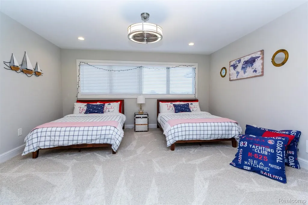 302 Tanview Drive Oxford Charter Township MI 48371